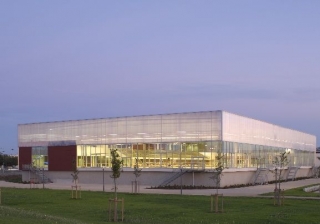  La piscina vista desde fuera 